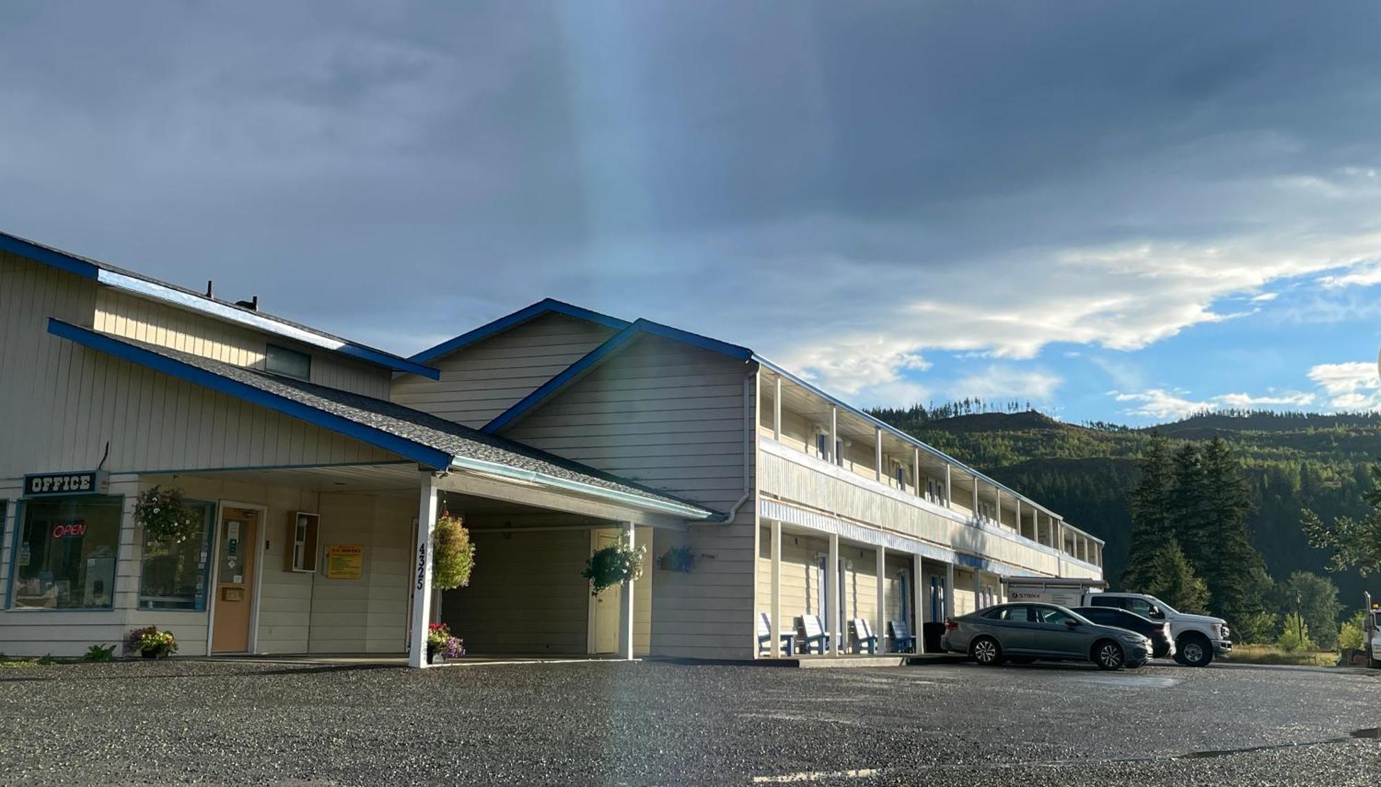 Y-5 Motel Barrière Exteriör bild