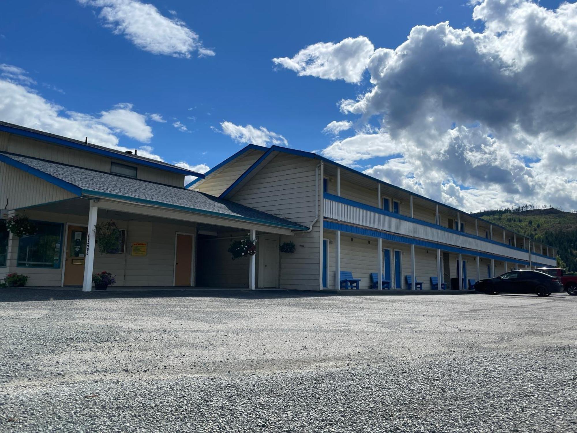 Y-5 Motel Barrière Exteriör bild